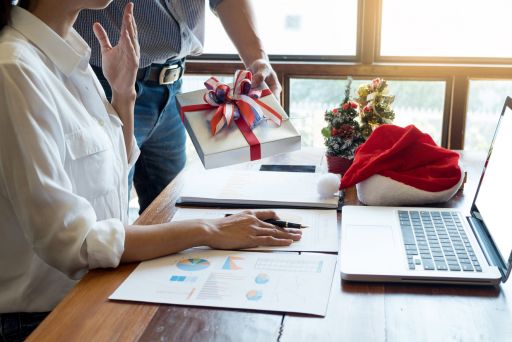 Business Holiday Gift Giving Guide
