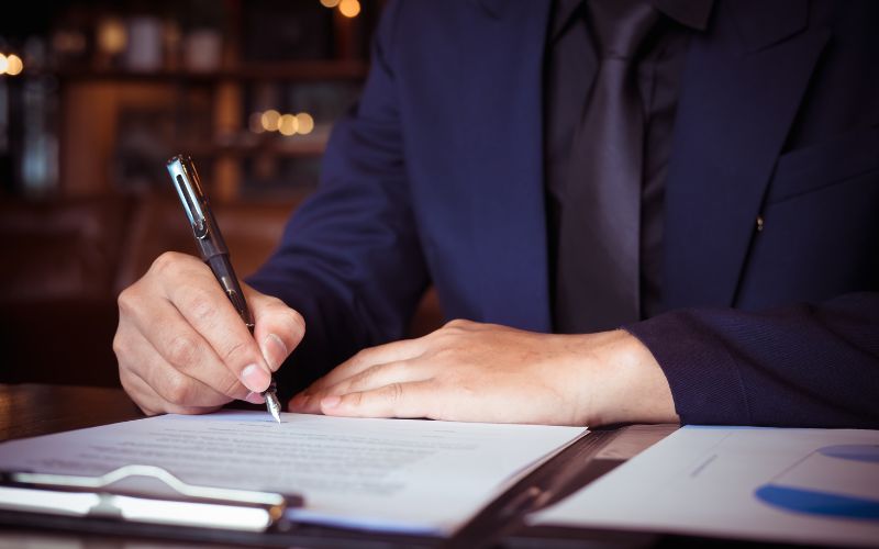 Business Loans vs. Business Lines of Credit